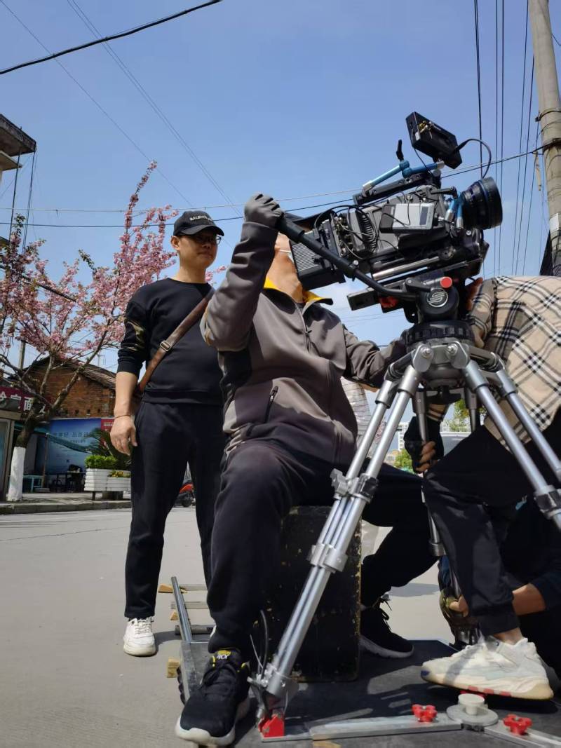 绥江县广告片拍摄：快消品牌爆款之选，网感内容适配社媒传播！